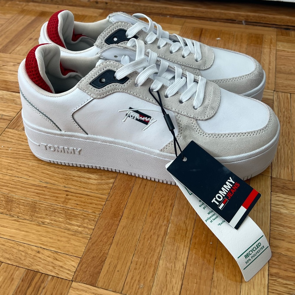 BRAND NEW Tommy Hilfiger sneakers with tags